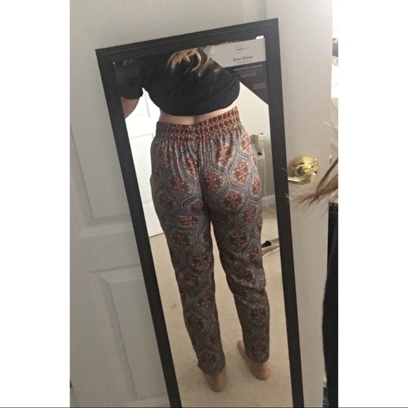 Patterned Ankle Pants - Picture 8 of 8